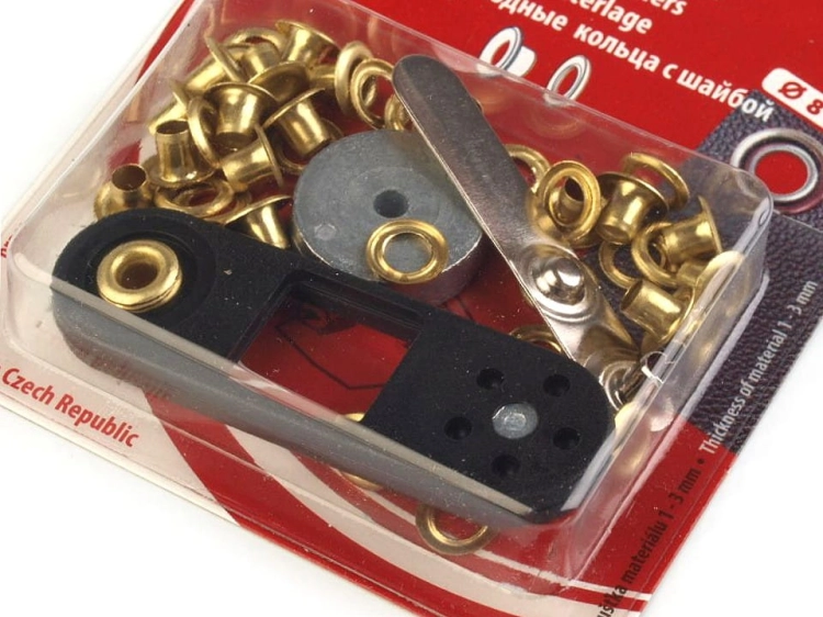 Oczka metalowe z zagniataczem - wew. Ø4 mm - Złoty